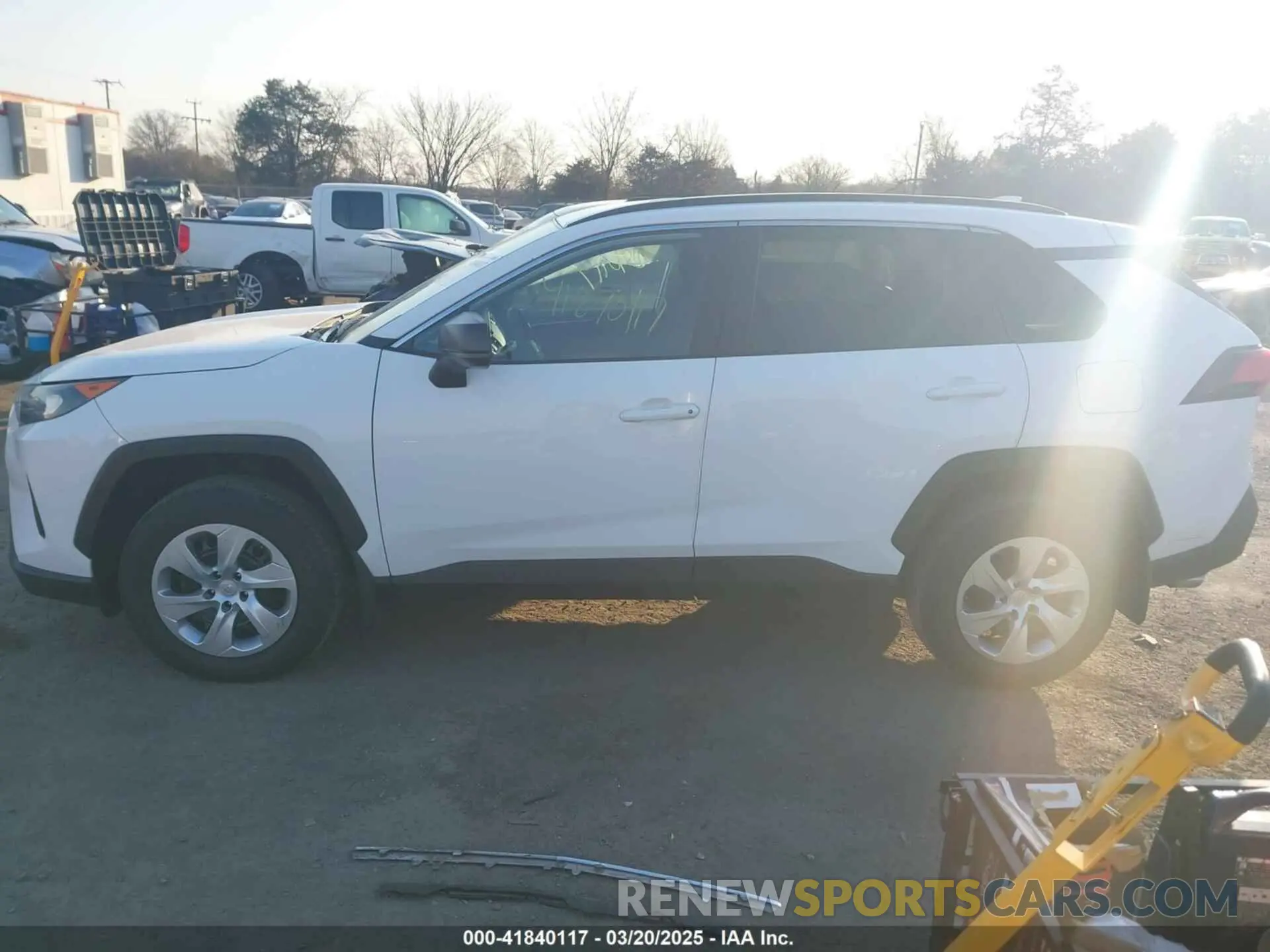 14 Photograph of a damaged car 2T3H1RFV7LW098709 TOYOTA RAV4 2020