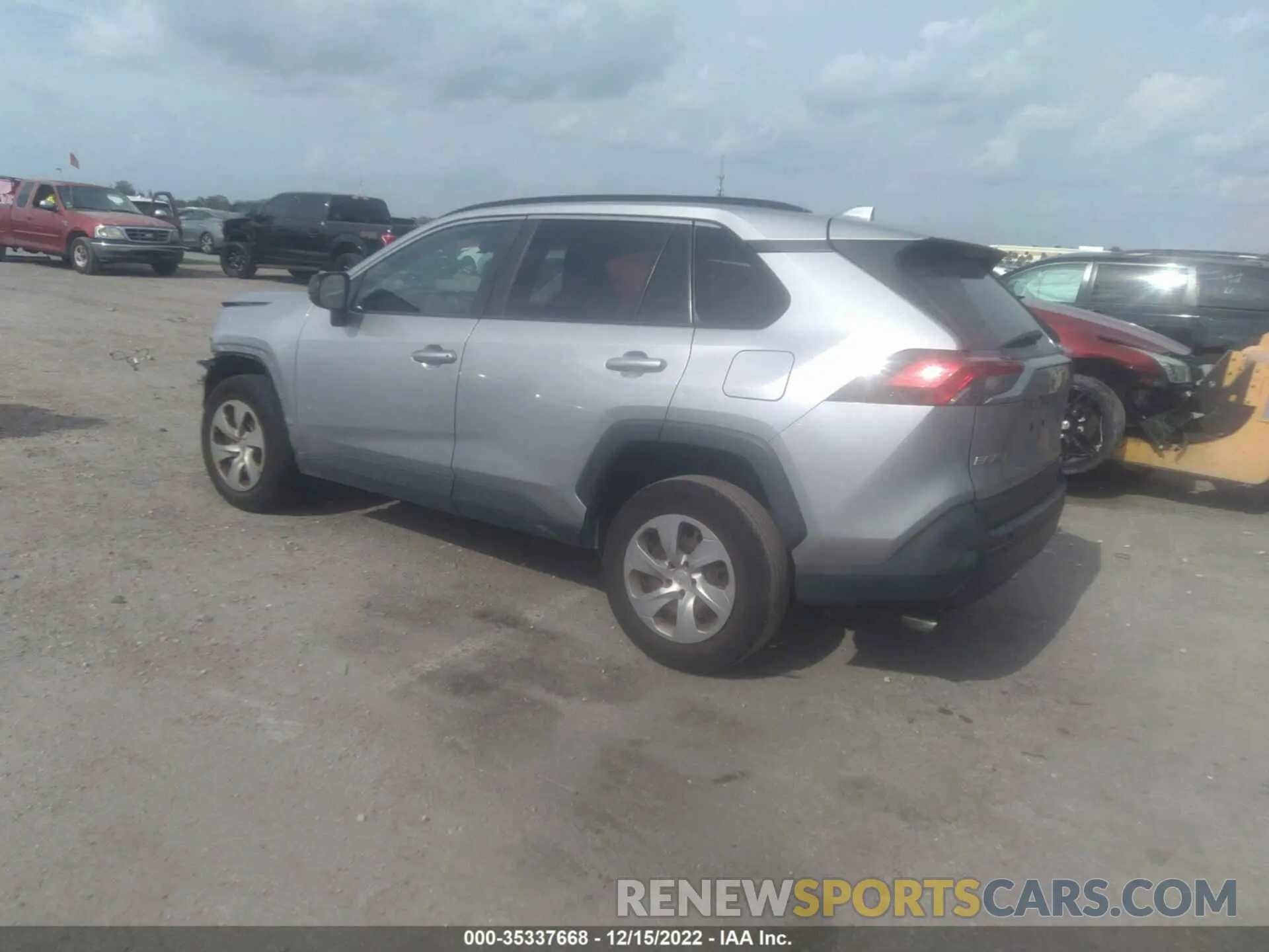 3 Фотография поврежденного автомобиля 2T3H1RFV8LC042263 TOYOTA RAV4 2020