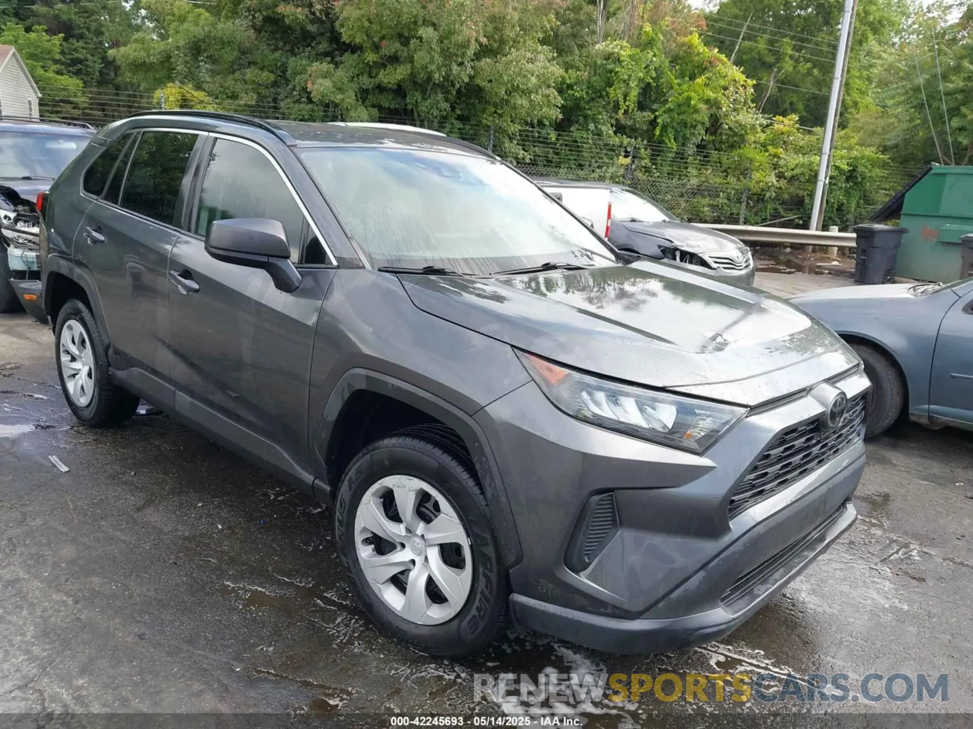 1 Photograph of a damaged car 2T3H1RFV8LC055627 TOYOTA RAV4 2020