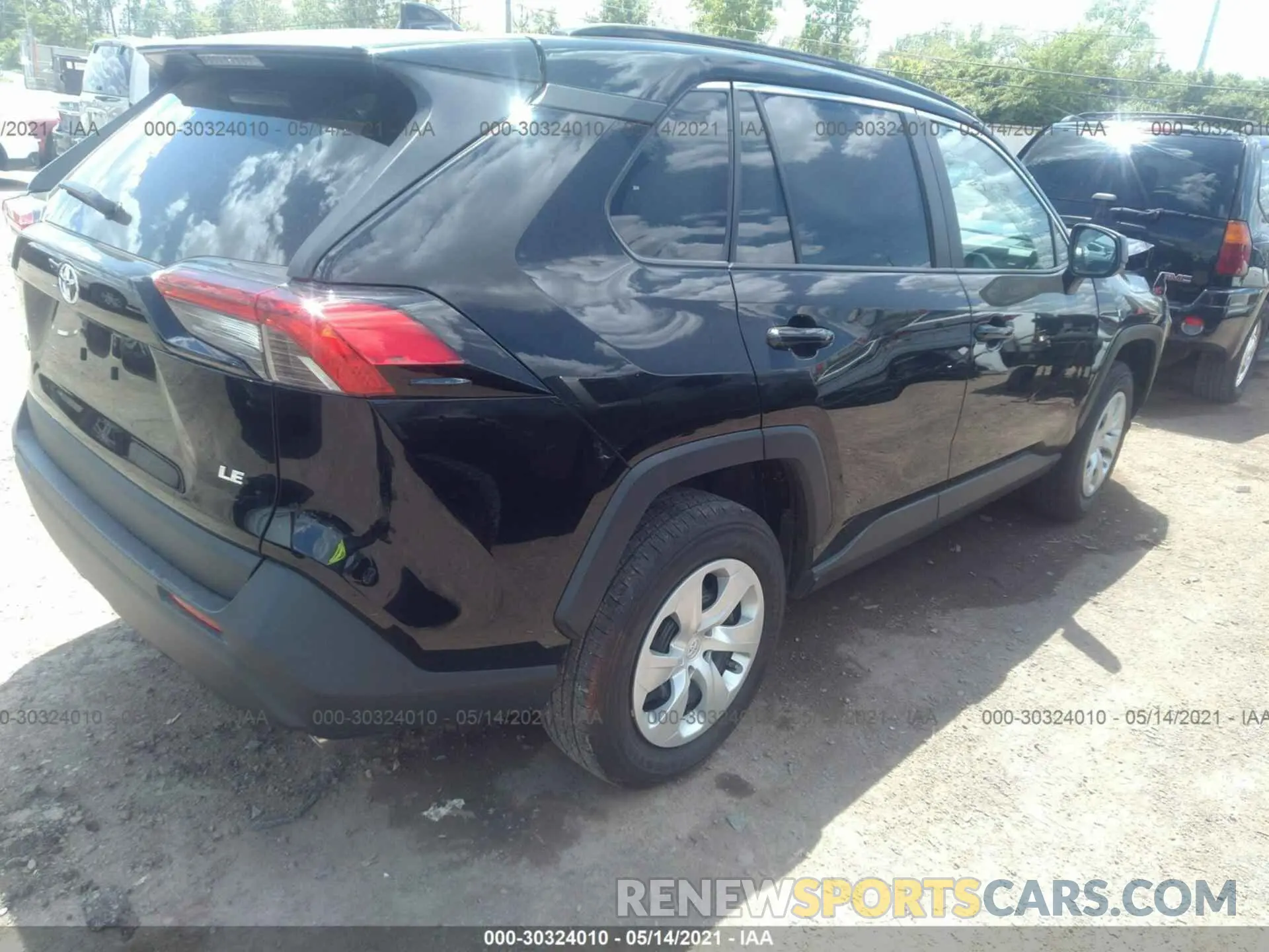 4 Photograph of a damaged car 2T3H1RFV8LC069513 TOYOTA RAV4 2020