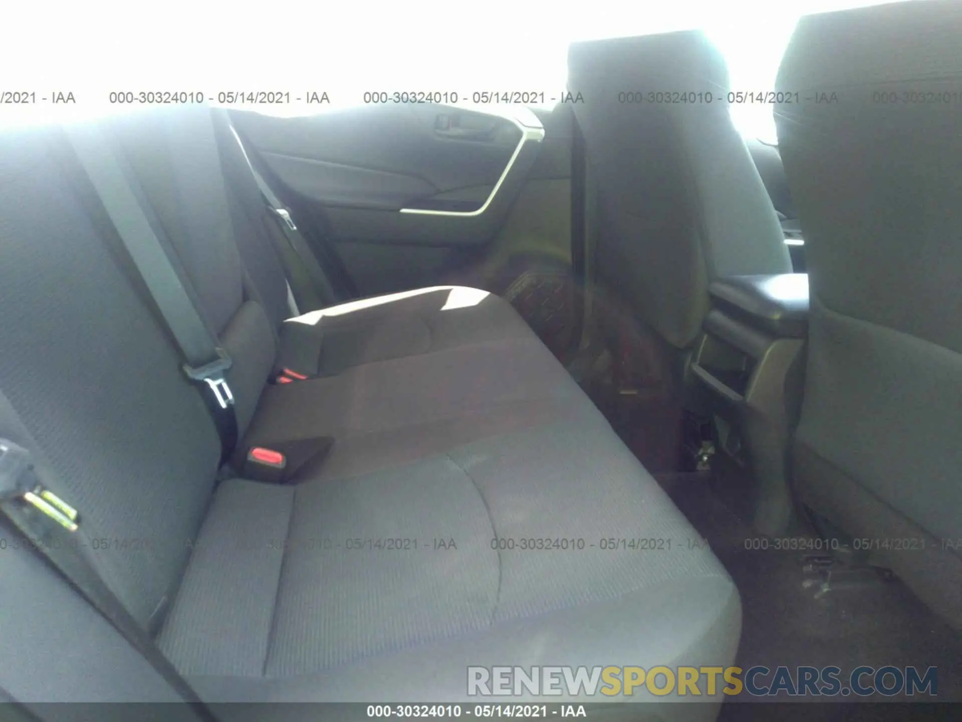 8 Photograph of a damaged car 2T3H1RFV8LC069513 TOYOTA RAV4 2020