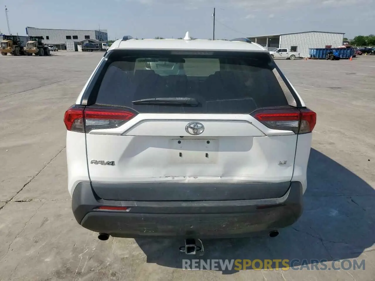 6 Photograph of a damaged car 2T3H1RFV8LW067999 TOYOTA RAV4 2020