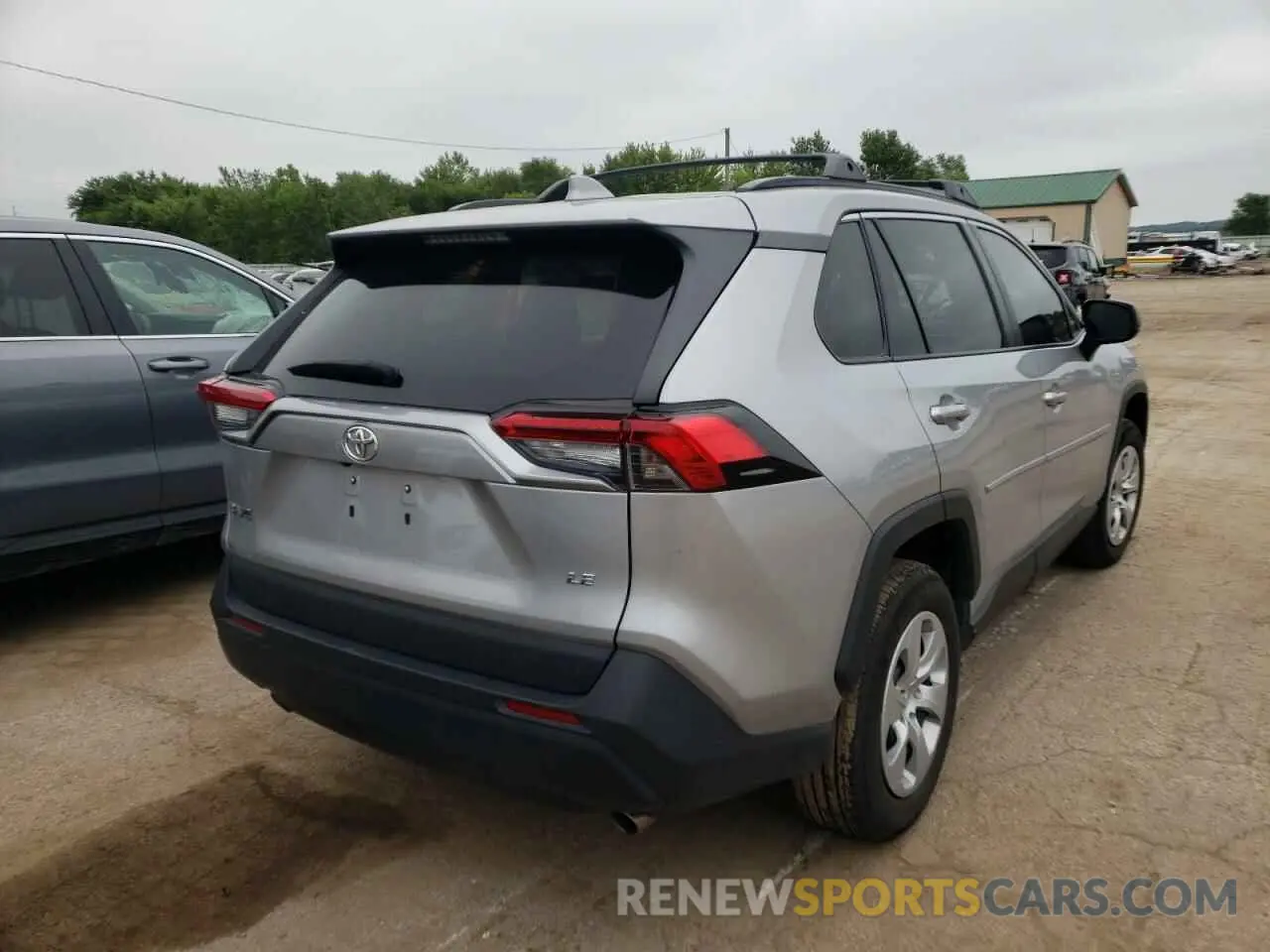4 Фотография поврежденного автомобиля 2T3H1RFV8LW084060 TOYOTA RAV4 2020