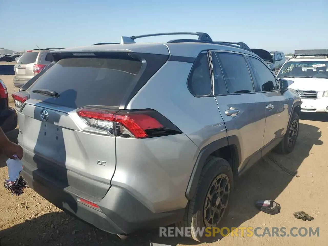 3 Photograph of a damaged car 2T3H1RFV9LC061212 TOYOTA RAV4 2020
