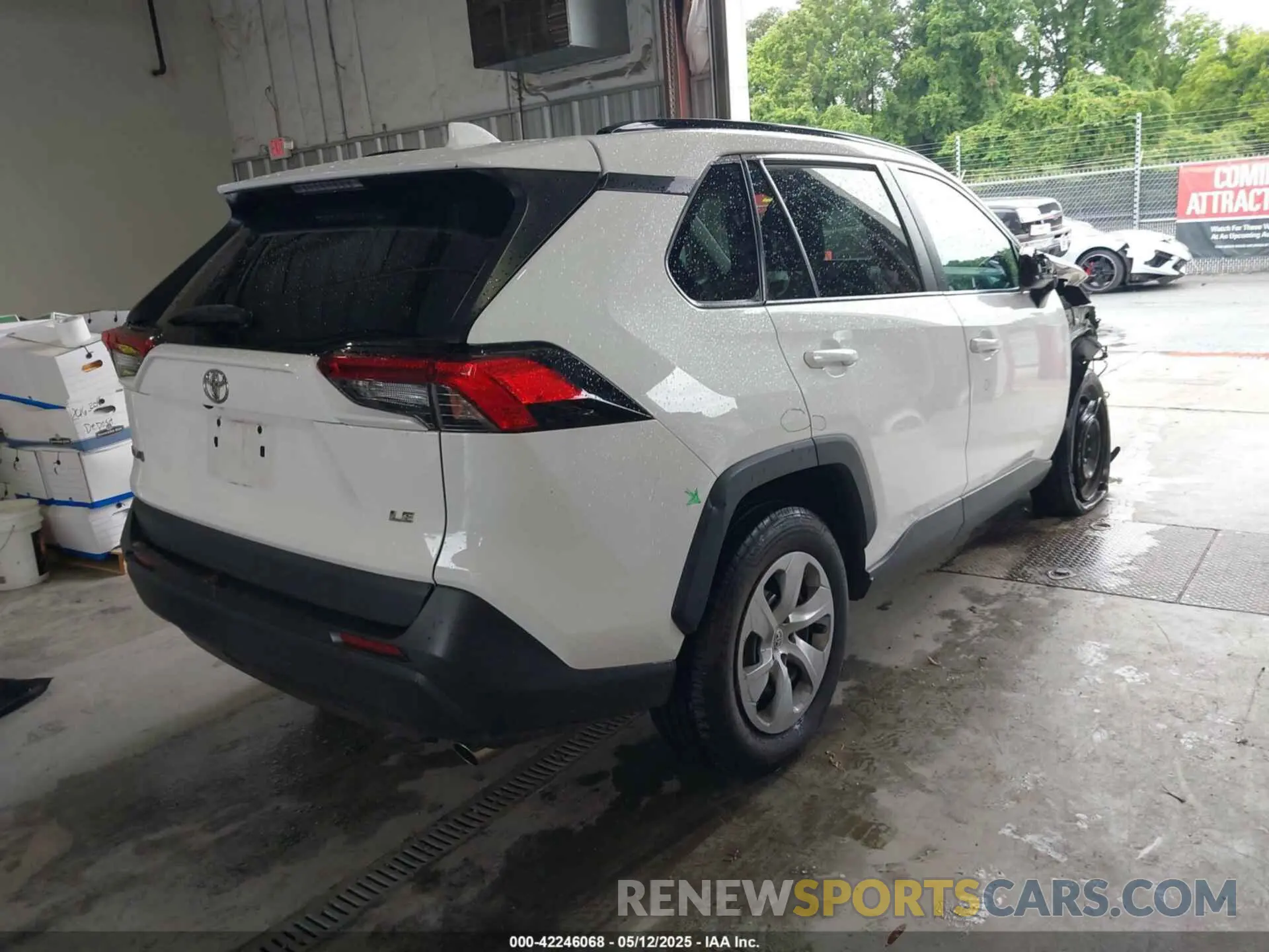 4 Photograph of a damaged car 2T3H1RFV9LC064692 TOYOTA RAV4 2020