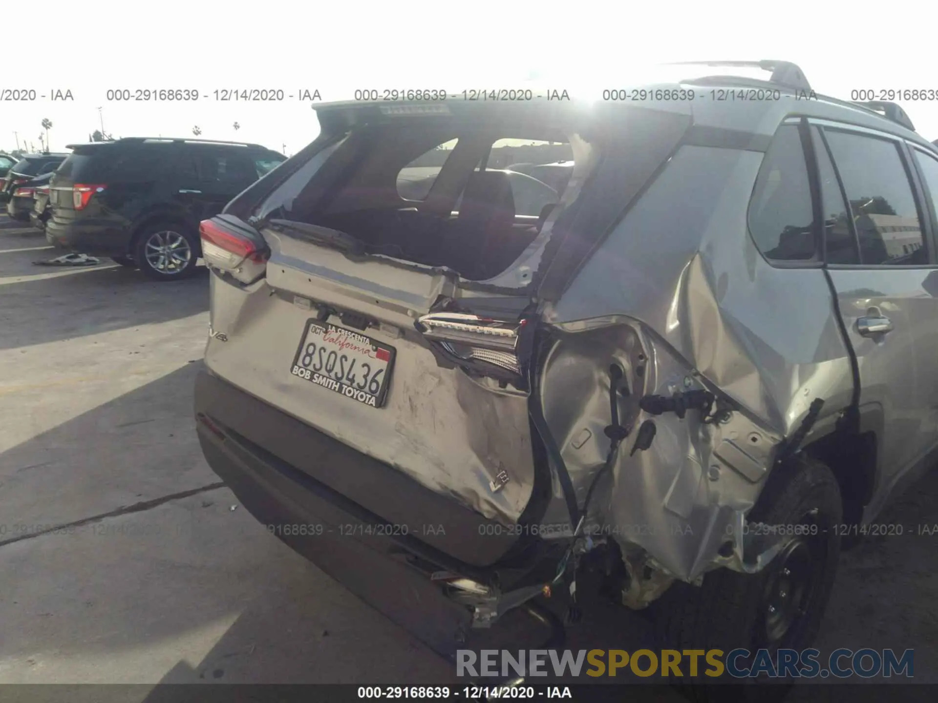 6 Photograph of a damaged car 2T3H1RFV9LC084733 TOYOTA RAV4 2020