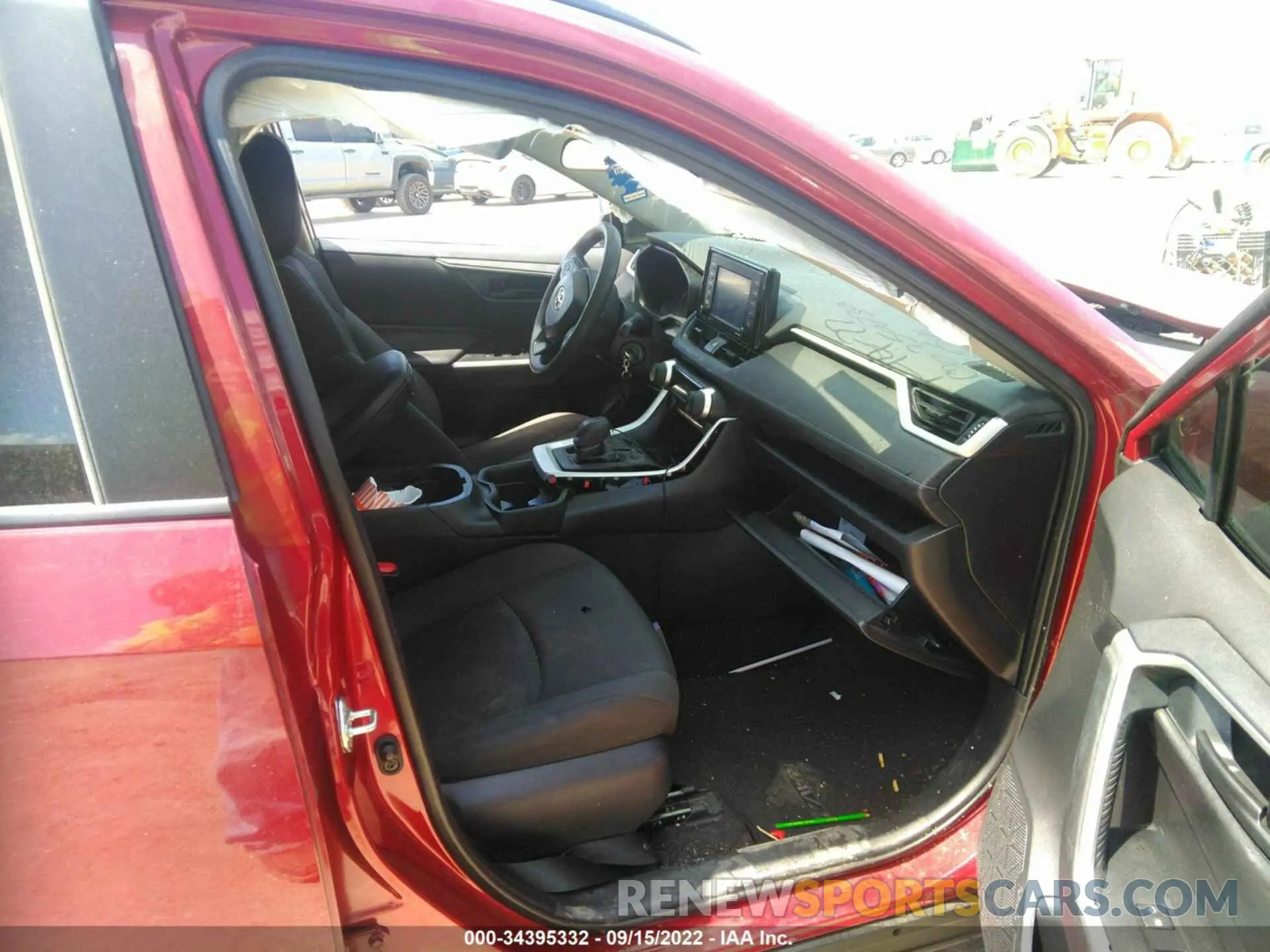 5 Photograph of a damaged car 2T3H1RFV9LW093964 TOYOTA RAV4 2020