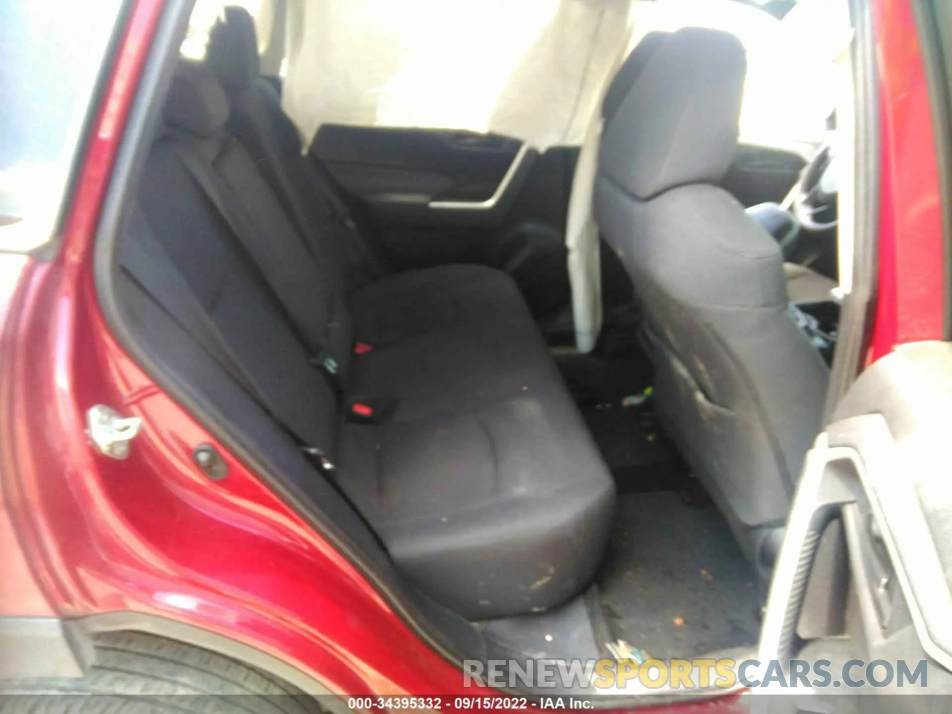 8 Photograph of a damaged car 2T3H1RFV9LW093964 TOYOTA RAV4 2020