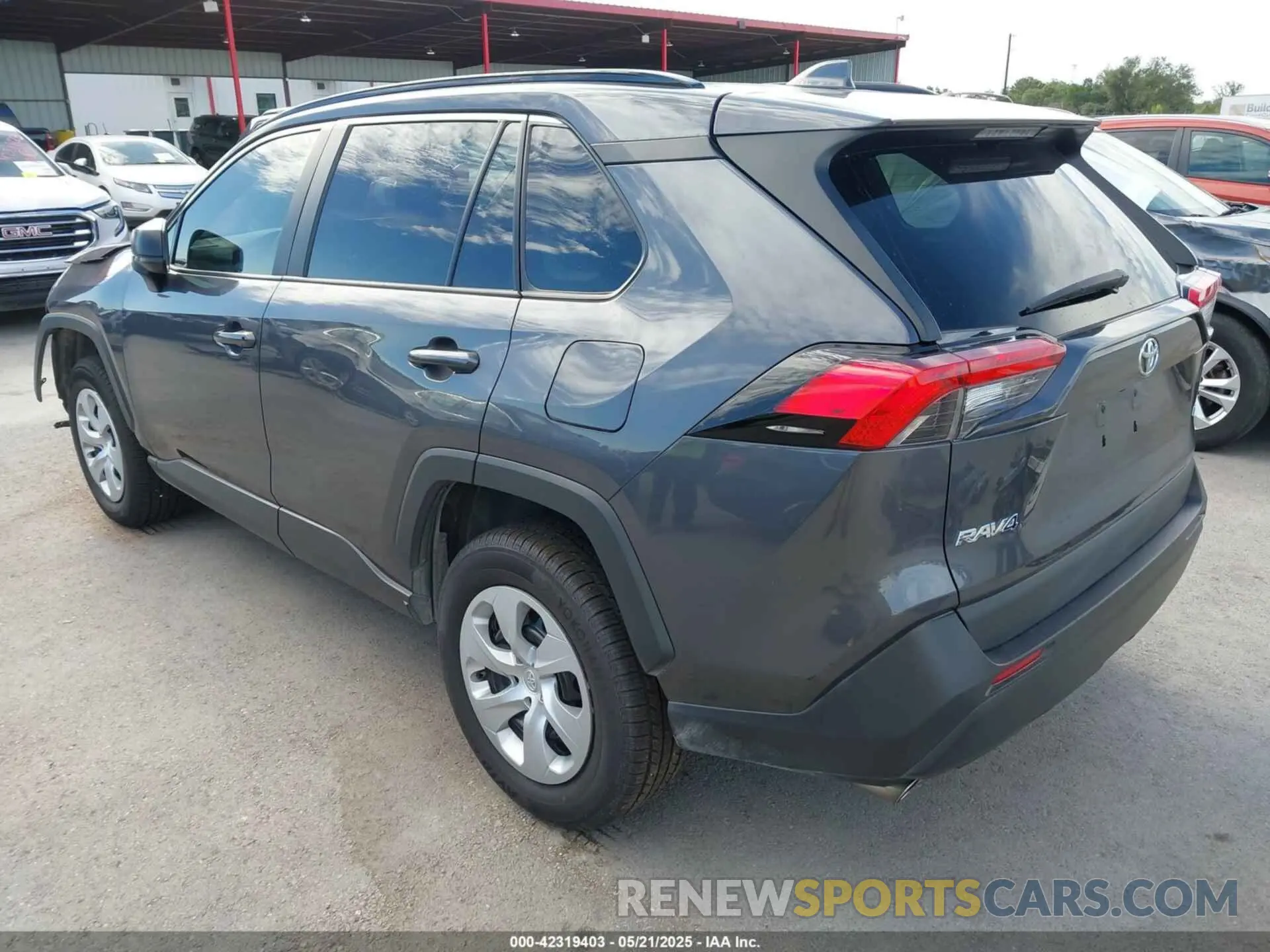 3 Фотография поврежденного автомобиля 2T3H1RFV9LW098453 TOYOTA RAV4 2020