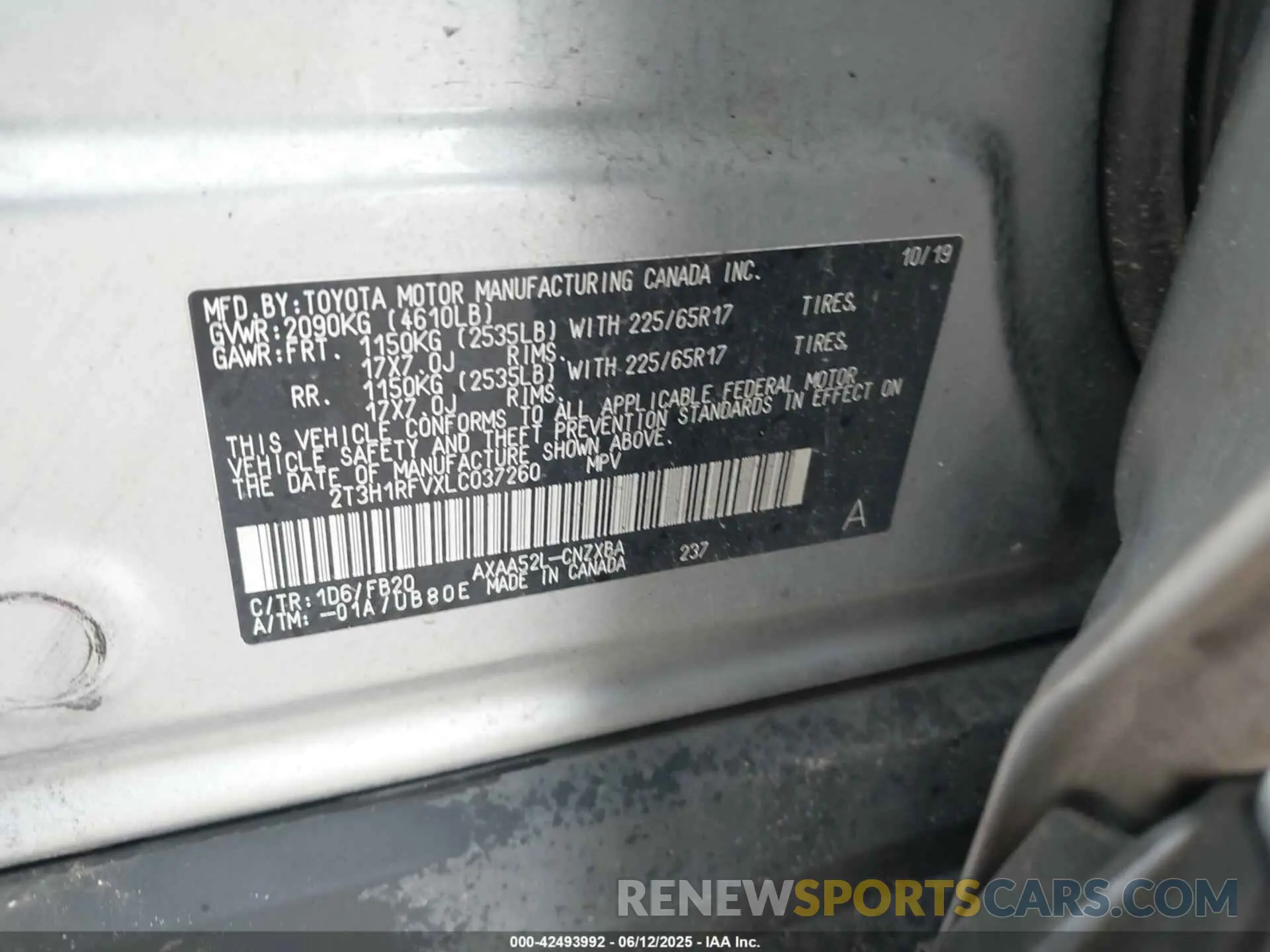 9 Photograph of a damaged car 2T3H1RFVXLC037260 TOYOTA RAV4 2020