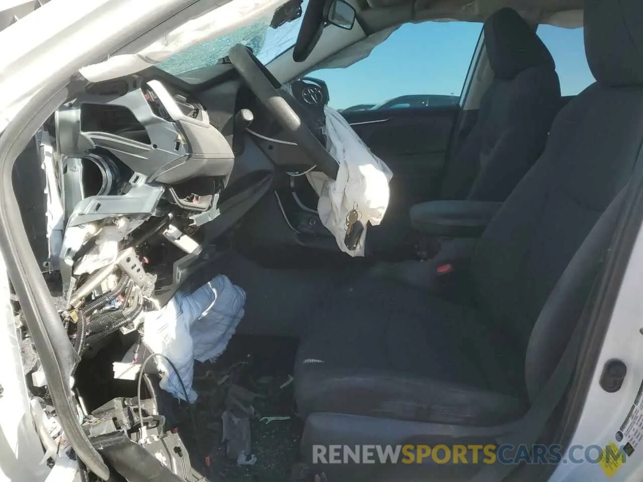 7 Photograph of a damaged car 2T3H1RFVXLC046749 TOYOTA RAV4 2020