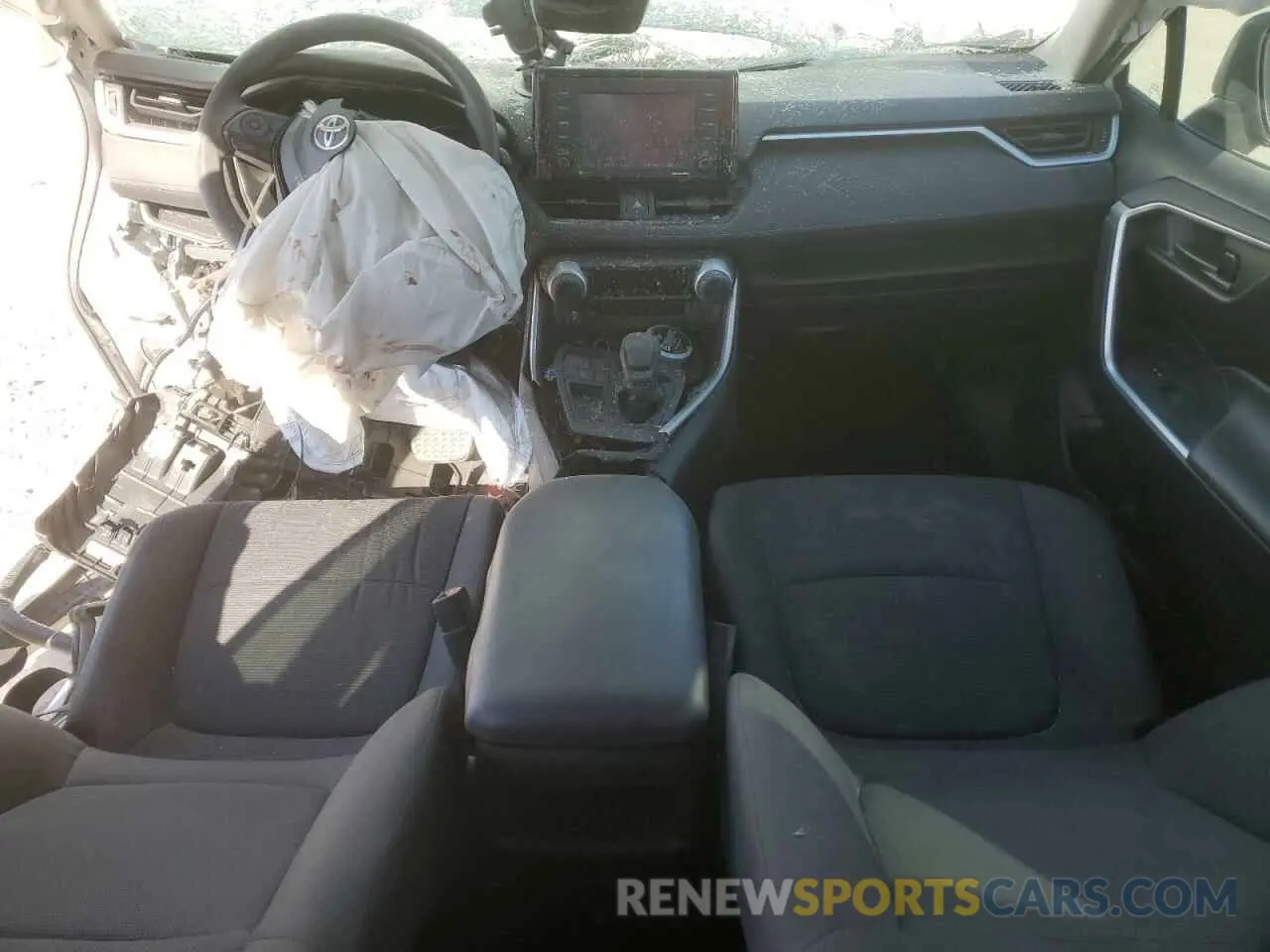 8 Photograph of a damaged car 2T3H1RFVXLC046749 TOYOTA RAV4 2020