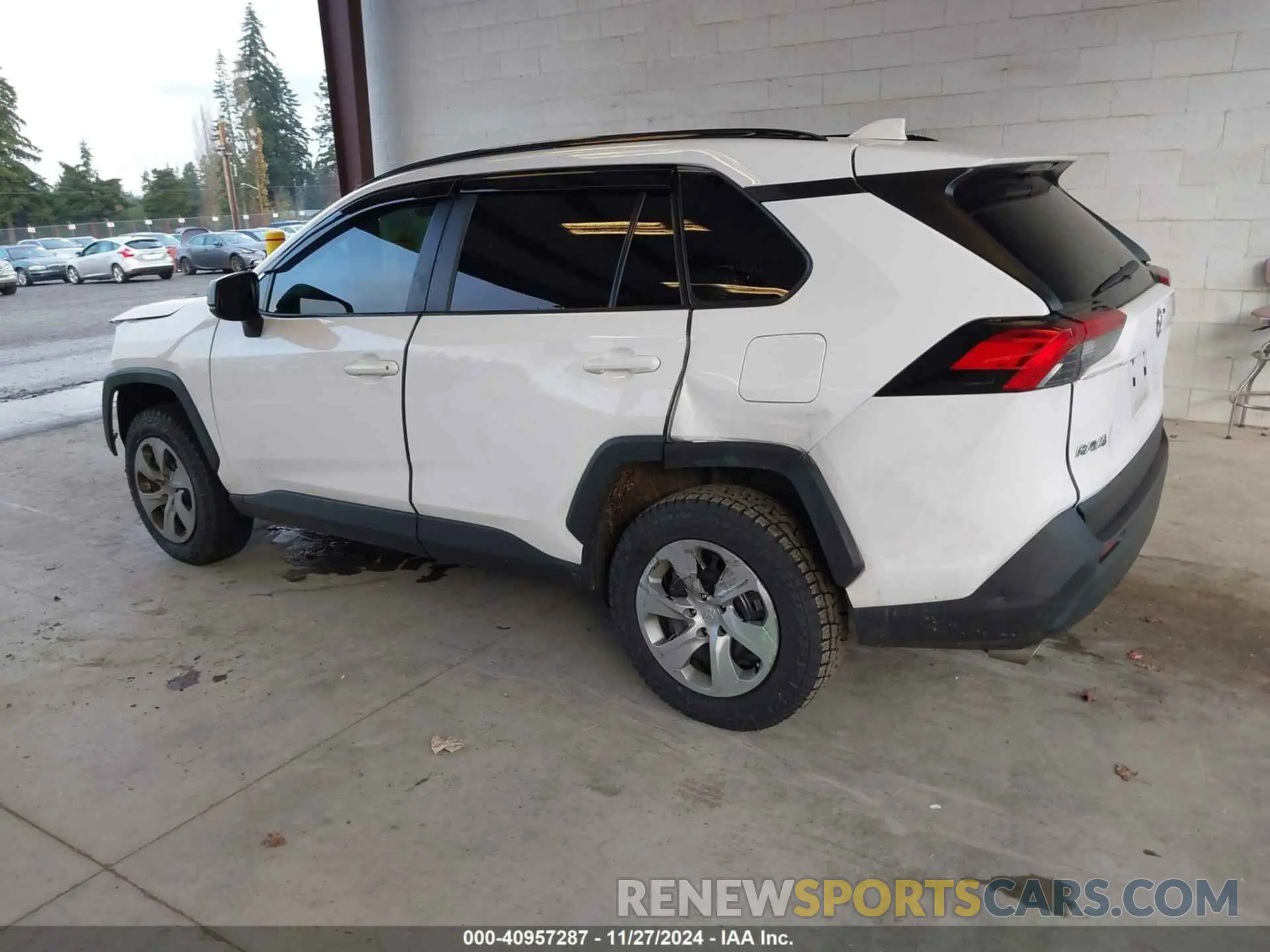 3 Фотография поврежденного автомобиля 2T3H1RFVXLC047822 TOYOTA RAV4 2020