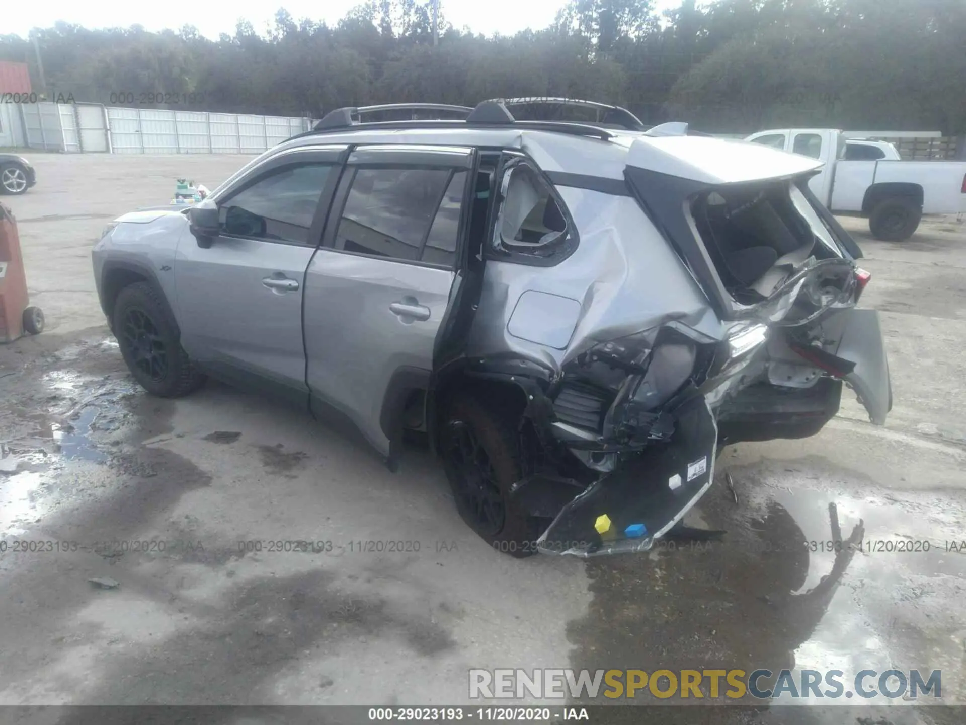 3 Photograph of a damaged car 2T3H1RFVXLC075152 TOYOTA RAV4 2020
