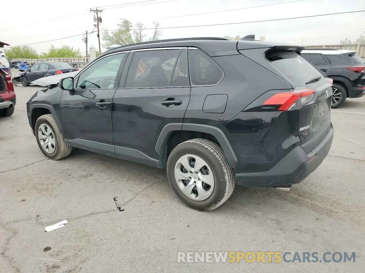 2 Photograph of a damaged car 2T3H1RFVXLW068782 TOYOTA RAV4 2020