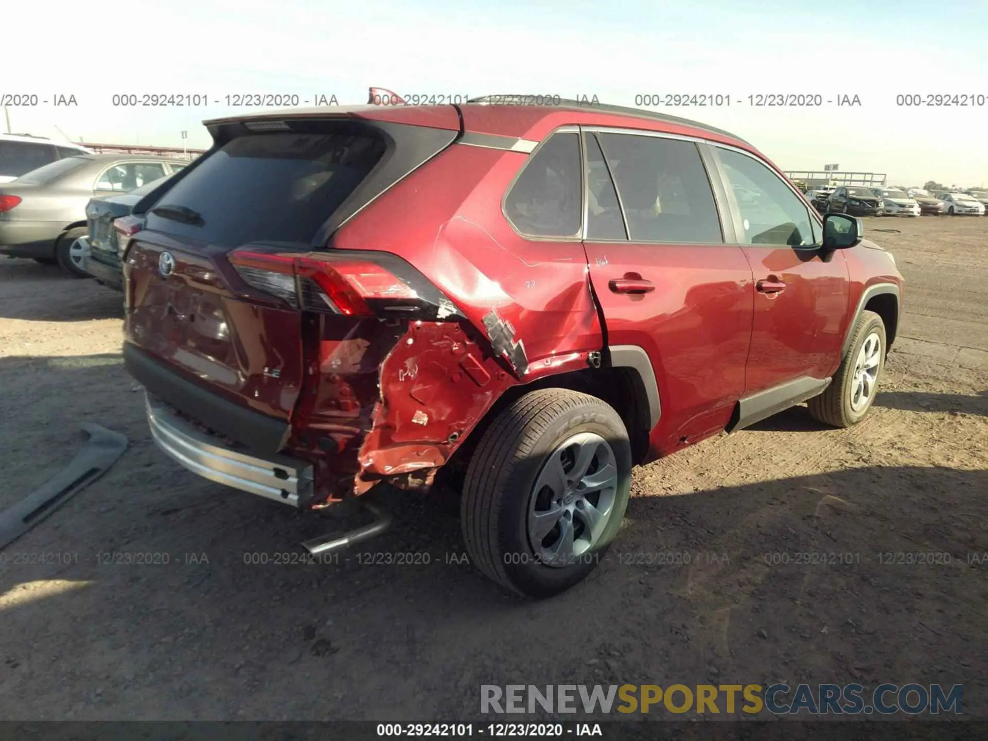 4 Photograph of a damaged car 2T3H1RFVXLW070189 TOYOTA RAV4 2020