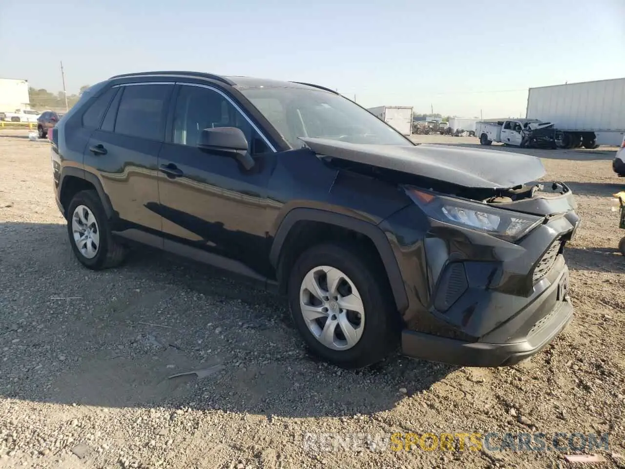 4 Photograph of a damaged car 2T3H1RFVXLW092032 TOYOTA RAV4 2020