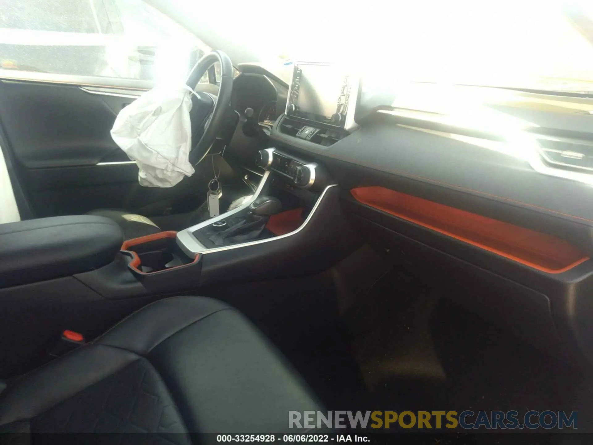 5 Фотография поврежденного автомобиля 2T3J1RFV2LC098989 TOYOTA RAV4 2020