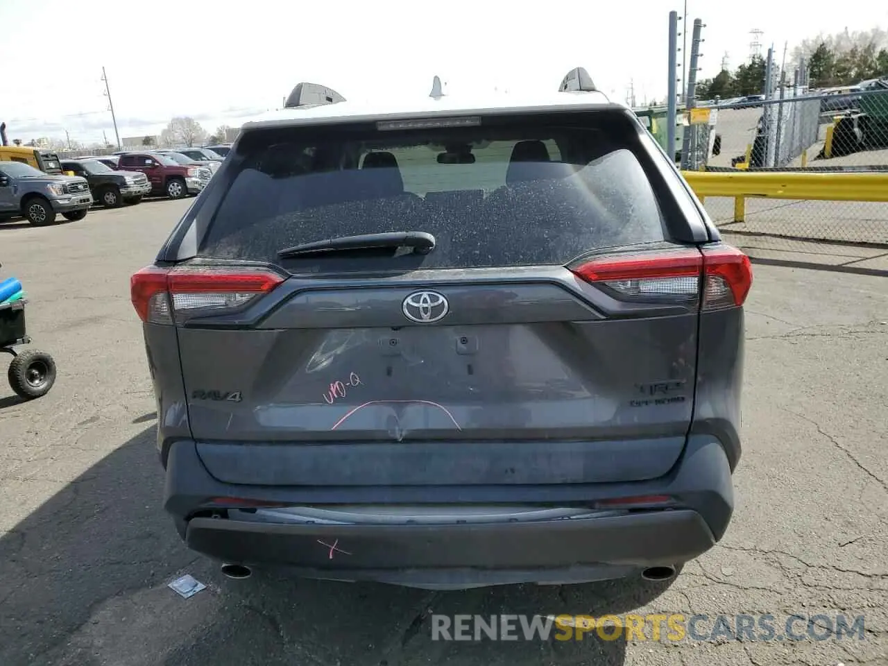 6 Photograph of a damaged car 2T3J1RFV4LC076430 TOYOTA RAV4 2020