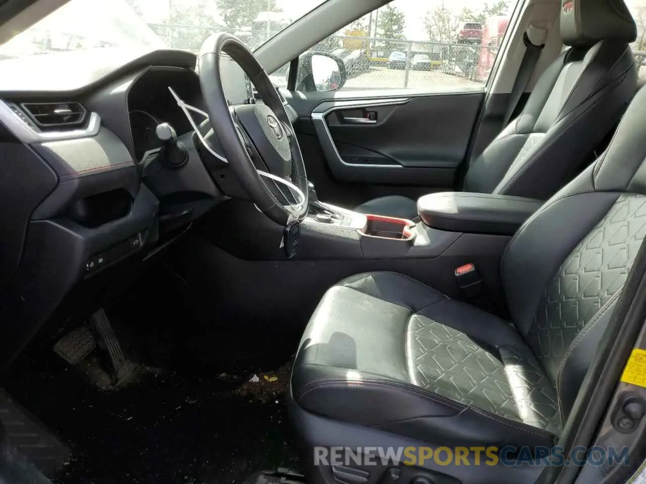 7 Photograph of a damaged car 2T3J1RFV4LC076430 TOYOTA RAV4 2020