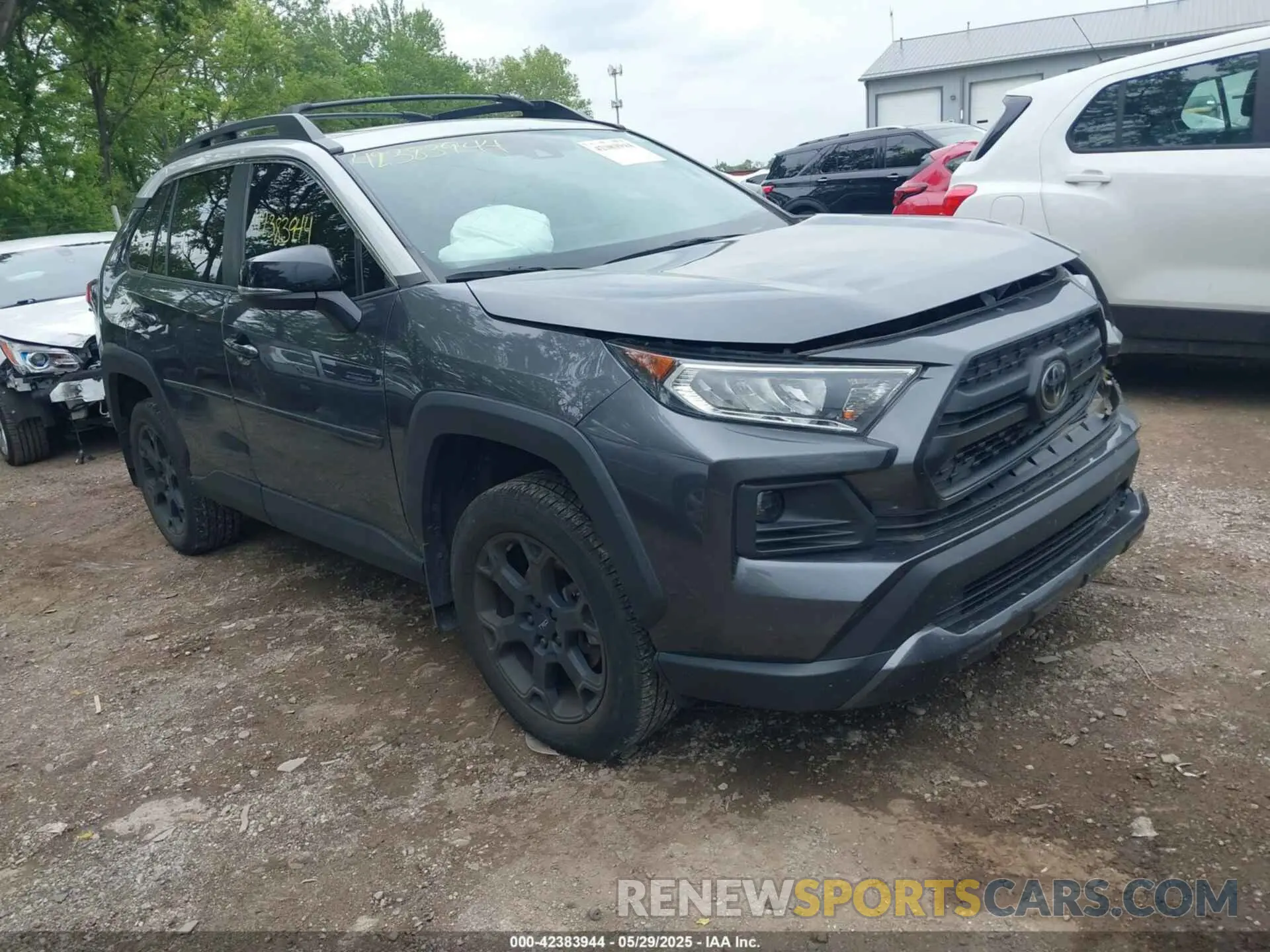 1 Photograph of a damaged car 2T3J1RFV4LC087234 TOYOTA RAV4 2020