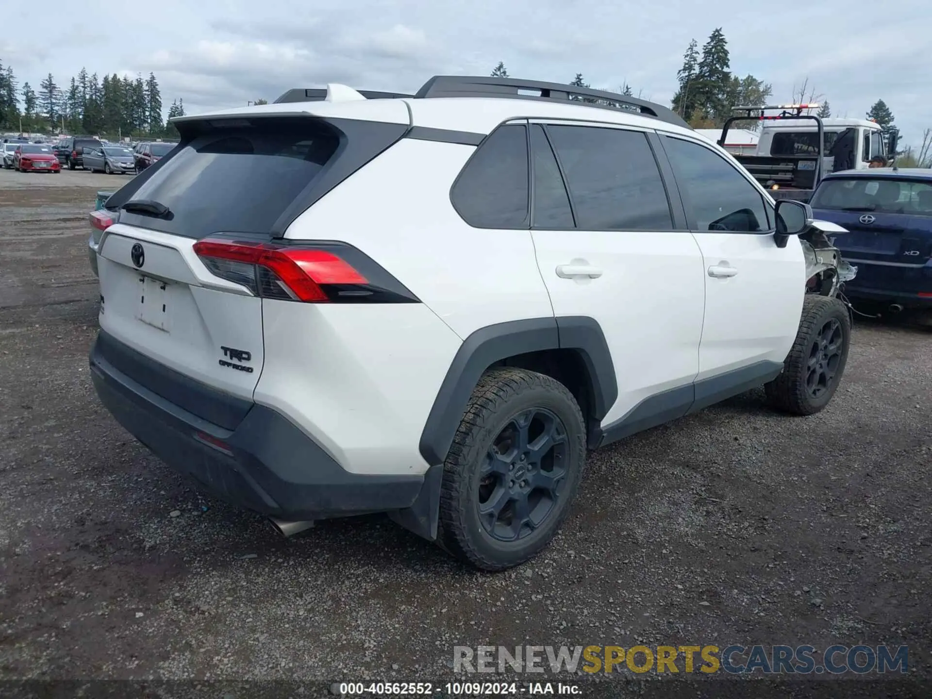 4 Photograph of a damaged car 2T3J1RFV7LC071125 TOYOTA RAV4 2020