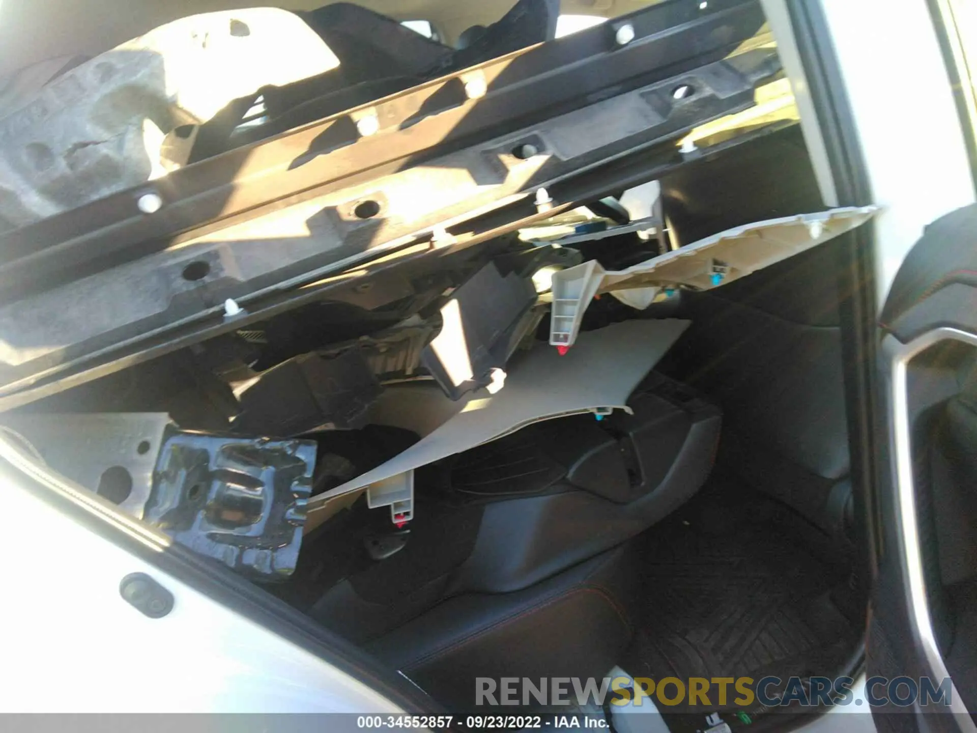 8 Photograph of a damaged car 2T3J1RFV7LC113292 TOYOTA RAV4 2020