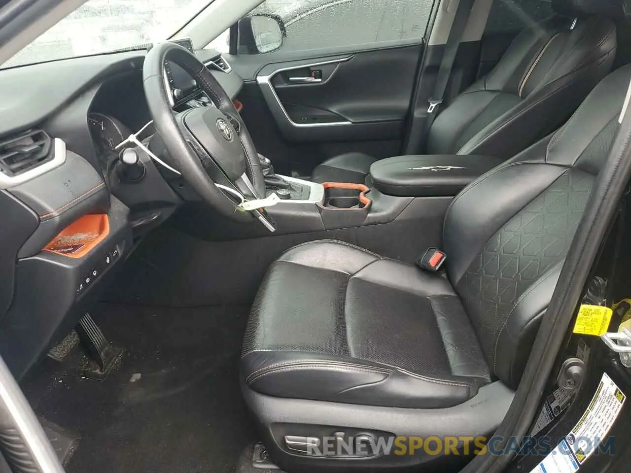 7 Photograph of a damaged car 2T3J1RFV9LC100088 TOYOTA RAV4 2020