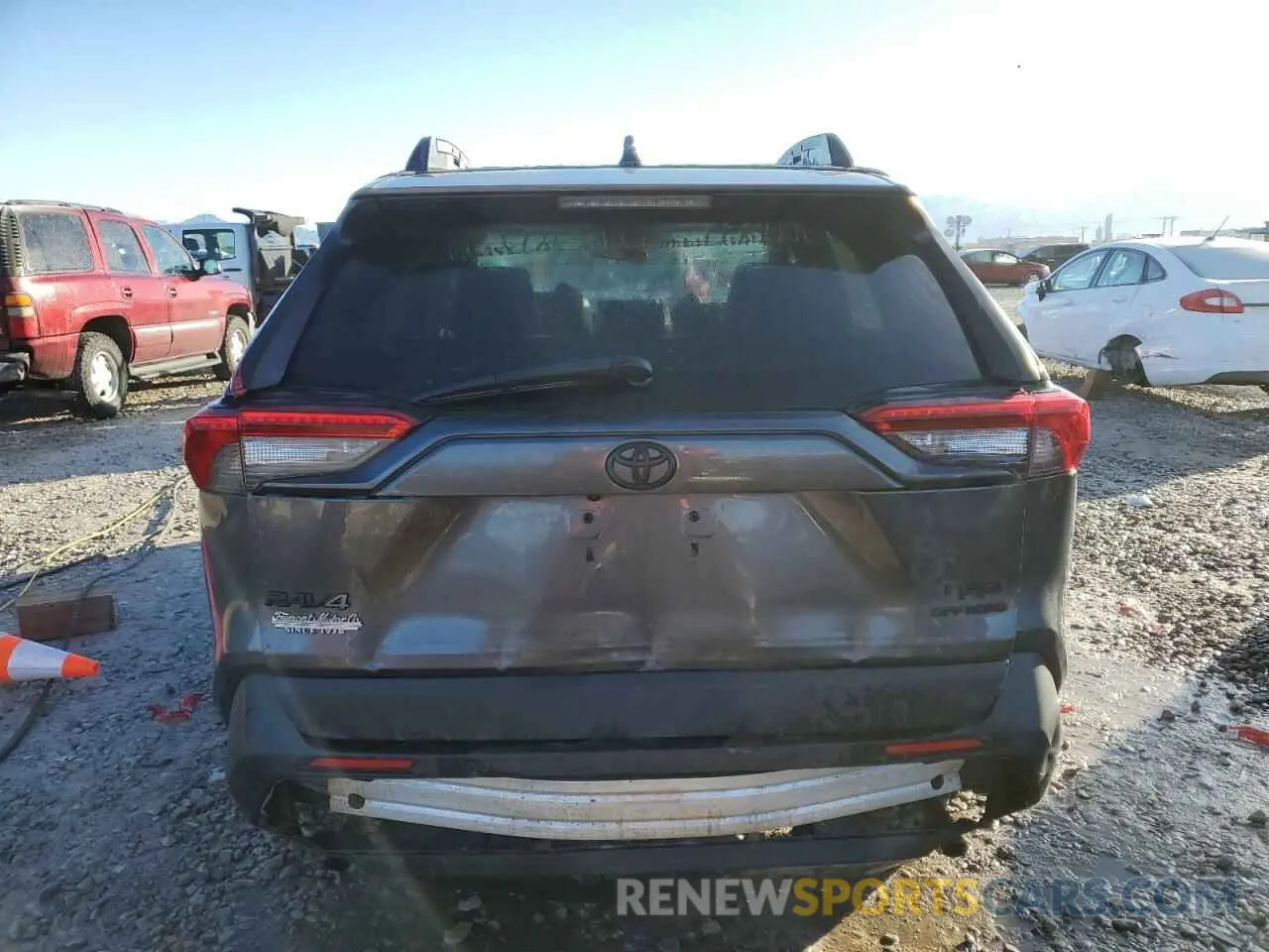 6 Photograph of a damaged car 2T3J1RFVXLC087528 TOYOTA RAV4 2020