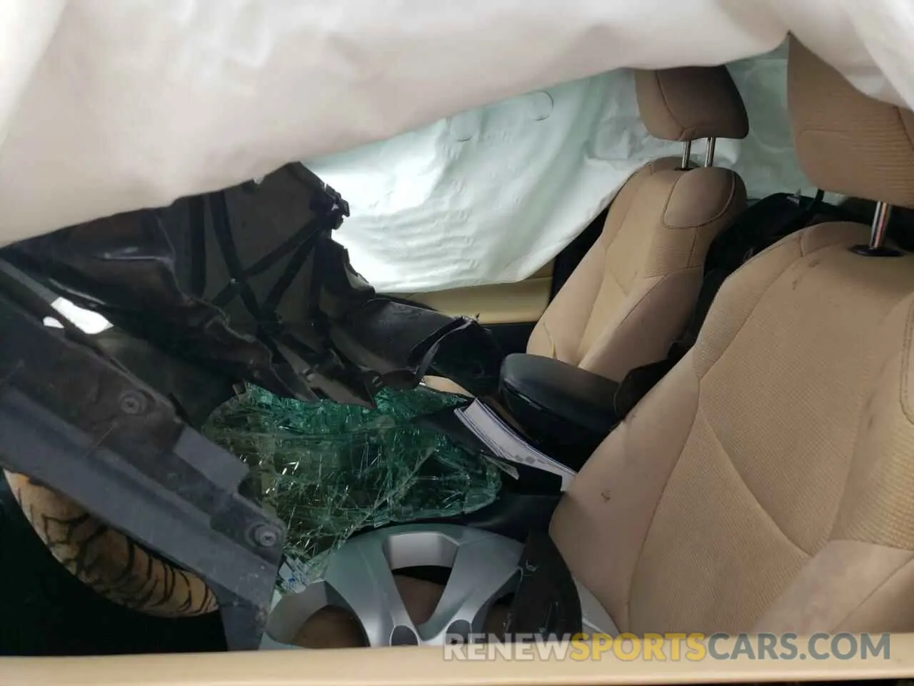 7 Photograph of a damaged car 2T3K1RFV0LC058415 TOYOTA RAV4 2020