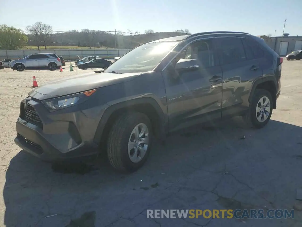 1 Photograph of a damaged car 2T3K1RFV1LC081587 TOYOTA RAV4 2020