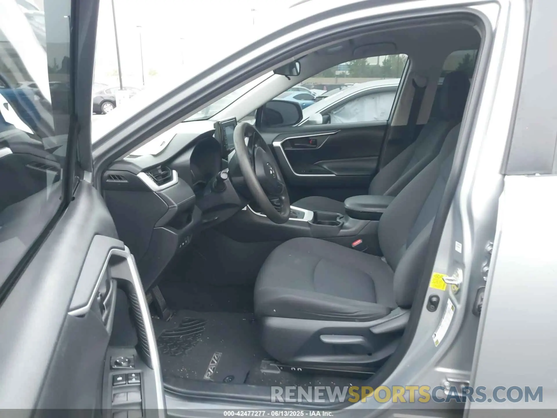 5 Фотография поврежденного автомобиля 2T3K1RFV5LW070848 TOYOTA RAV4 2020