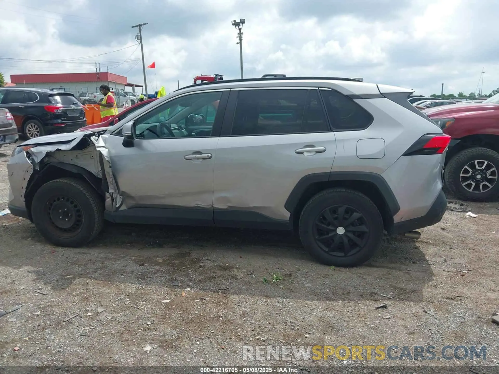 14 Photograph of a damaged car 2T3K1RFV8LC064253 TOYOTA RAV4 2020