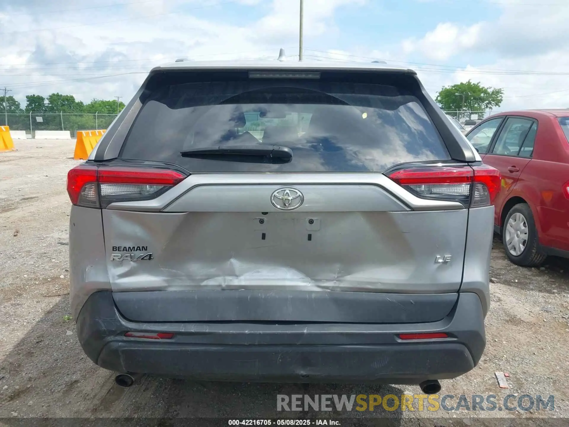 16 Photograph of a damaged car 2T3K1RFV8LC064253 TOYOTA RAV4 2020