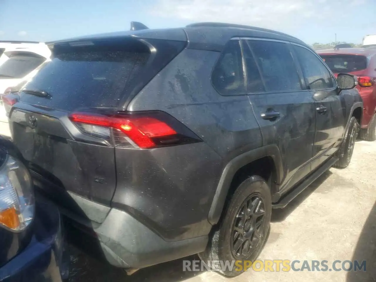 3 Фотография поврежденного автомобиля 2T3K1RFV8LC068657 TOYOTA RAV4 2020