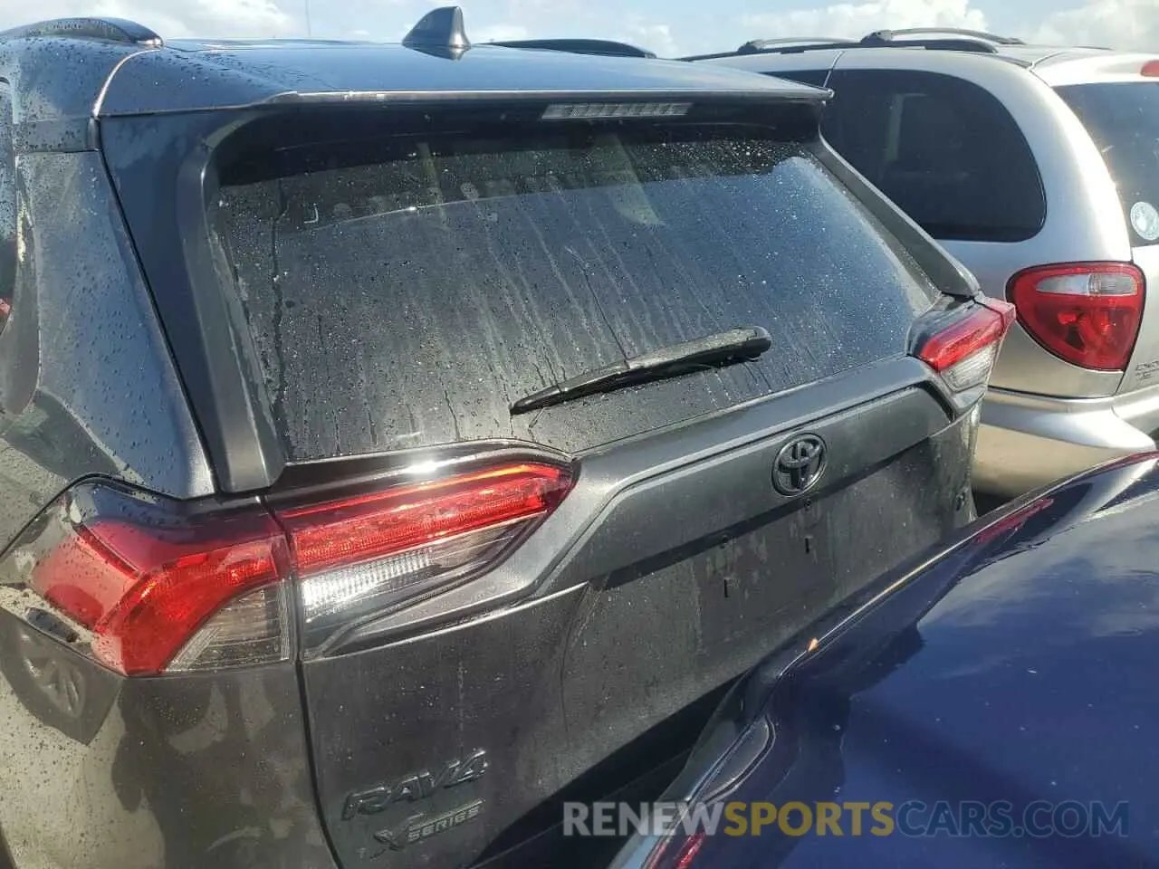 6 Фотография поврежденного автомобиля 2T3K1RFV8LC068657 TOYOTA RAV4 2020
