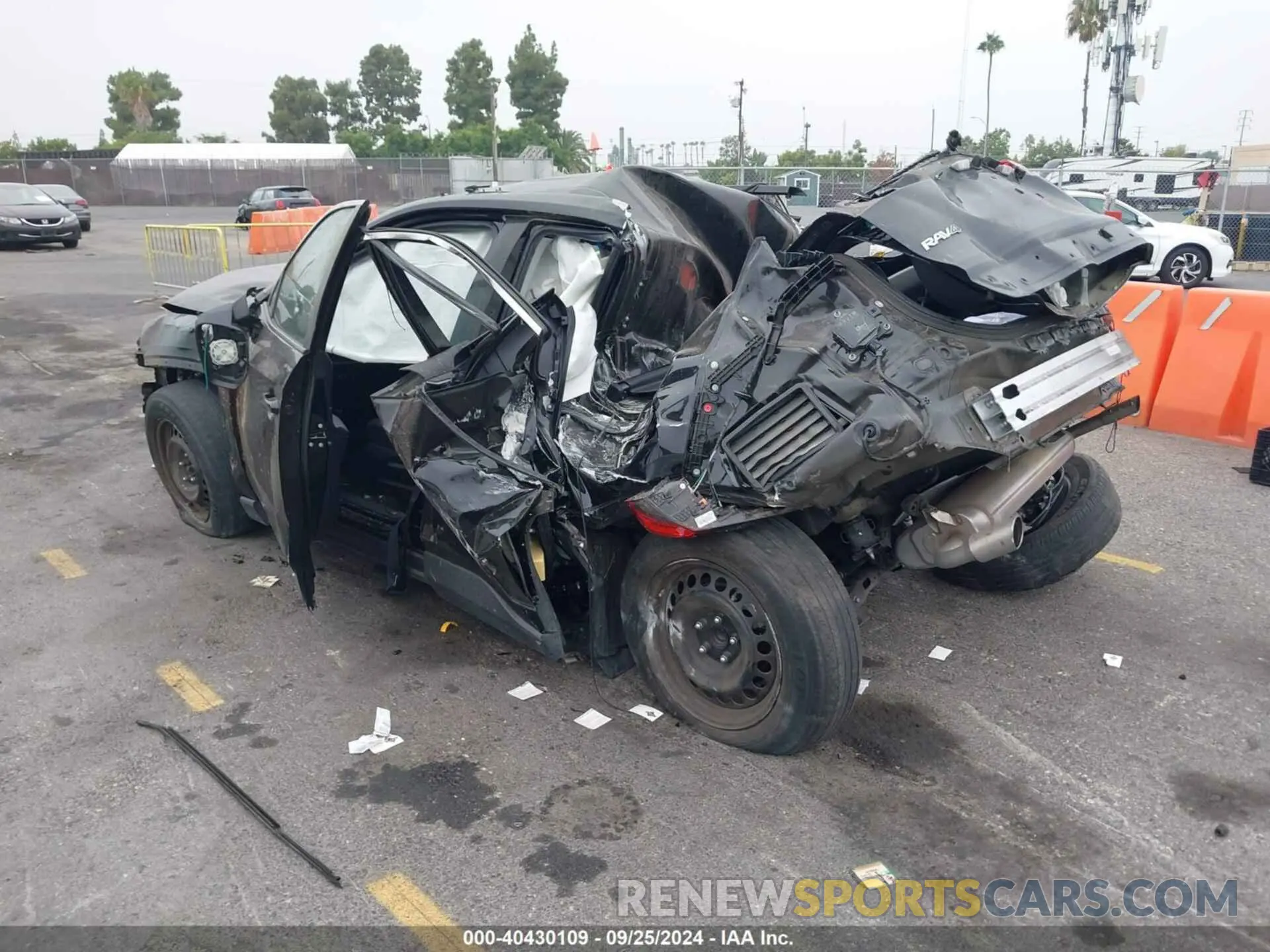 3 Photograph of a damaged car 2T3K1RFVXLW085121 TOYOTA RAV4 2020