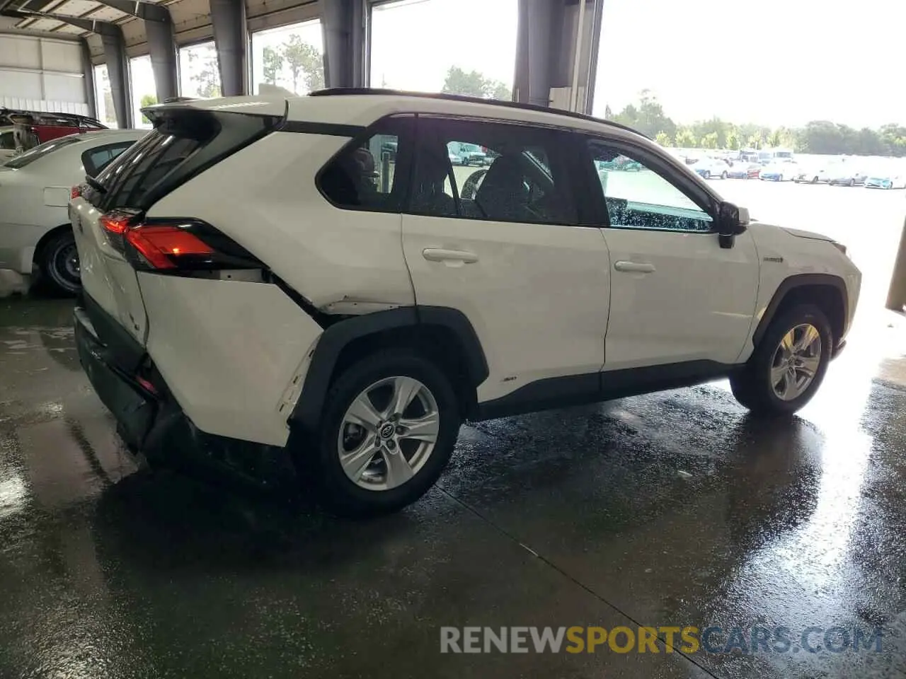 3 Фотография поврежденного автомобиля 2T3MWRFV7LW055892 TOYOTA RAV4 2020