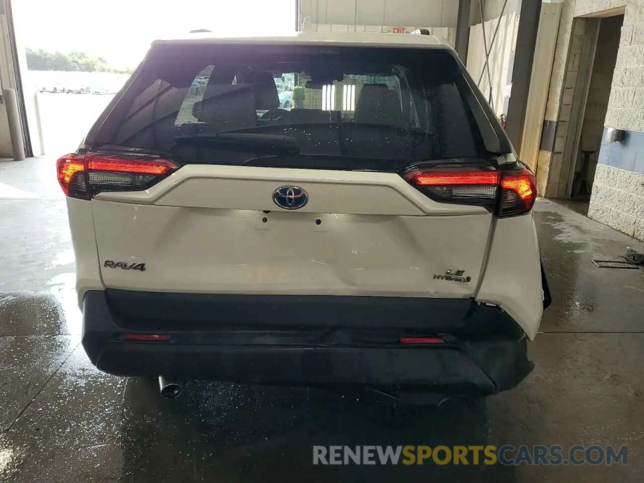 6 Фотография поврежденного автомобиля 2T3MWRFV7LW055892 TOYOTA RAV4 2020