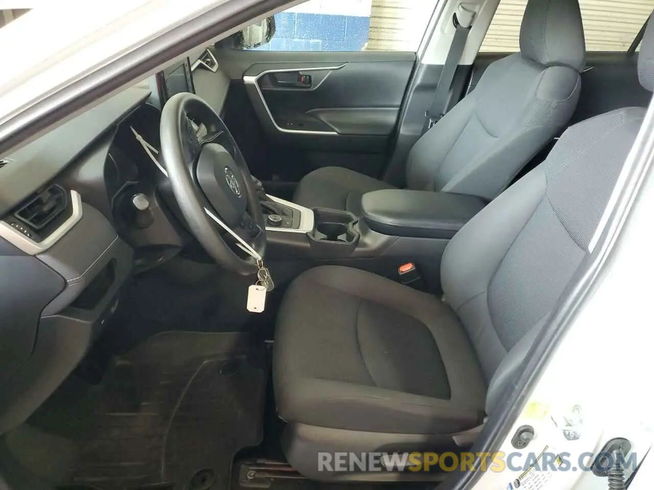 7 Фотография поврежденного автомобиля 2T3MWRFV7LW055892 TOYOTA RAV4 2020
