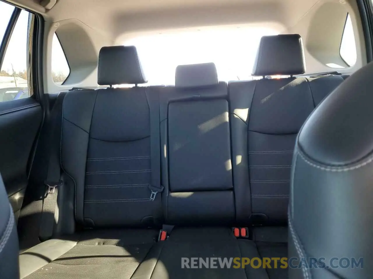 10 Фотография поврежденного автомобиля 2T3N1RFV4LW136836 TOYOTA RAV4 2020