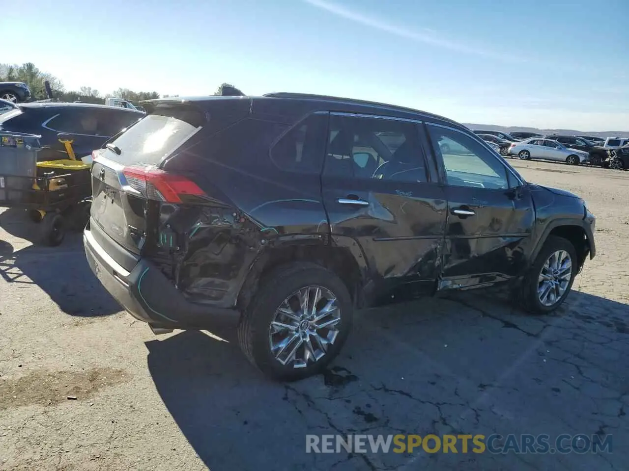 3 Фотография поврежденного автомобиля 2T3N1RFV4LW136836 TOYOTA RAV4 2020