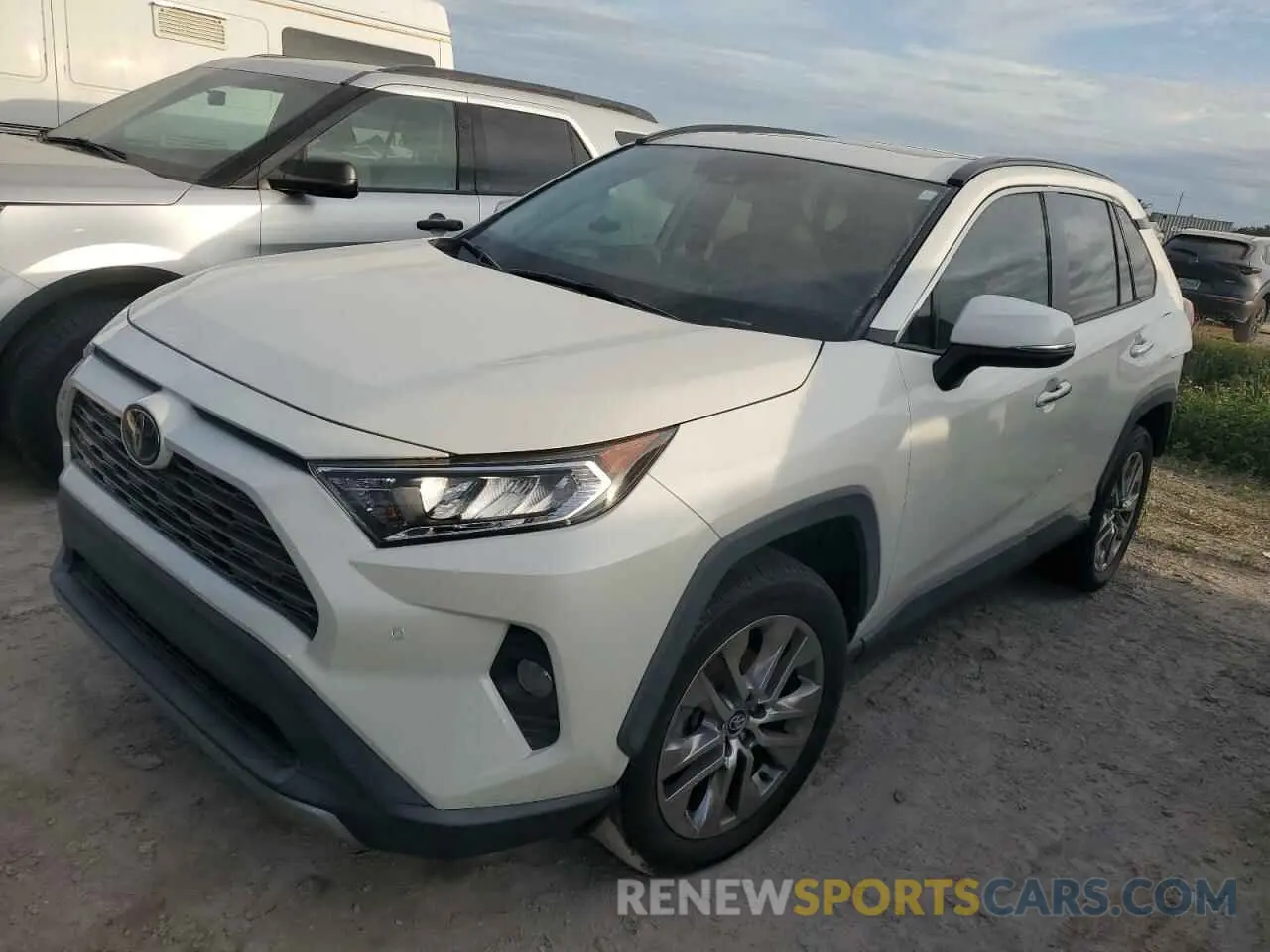 1 Photograph of a damaged car 2T3N1RFV6LW090216 TOYOTA RAV4 2020