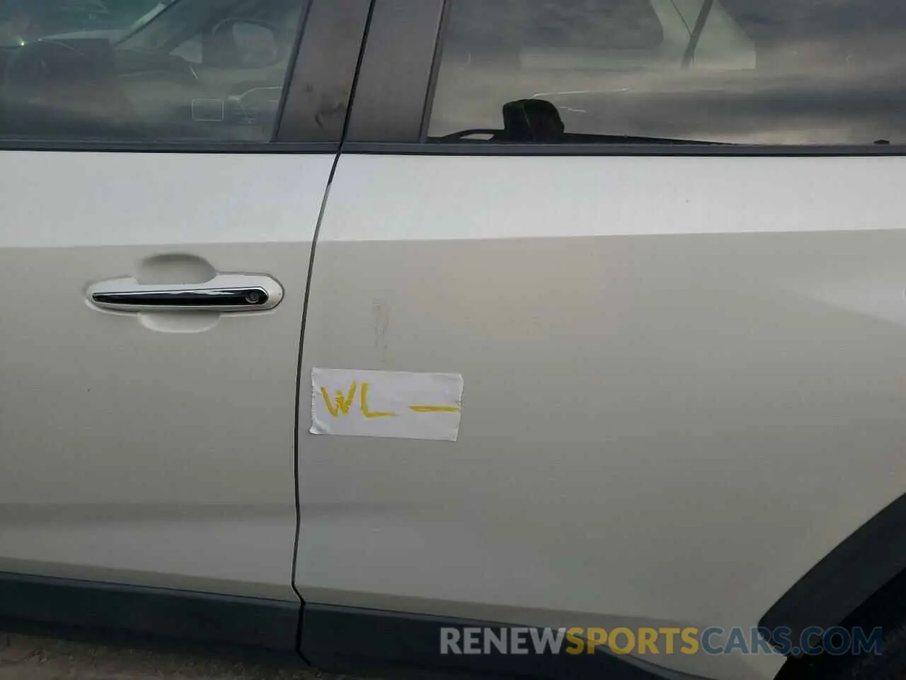 13 Photograph of a damaged car 2T3N1RFV6LW090216 TOYOTA RAV4 2020