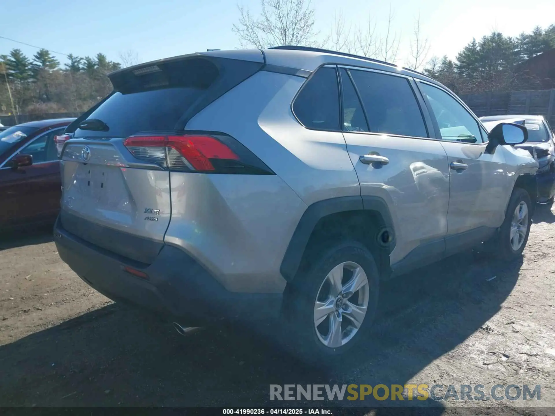 4 Photograph of a damaged car 2T3P1RFV0LC069209 TOYOTA RAV4 2020