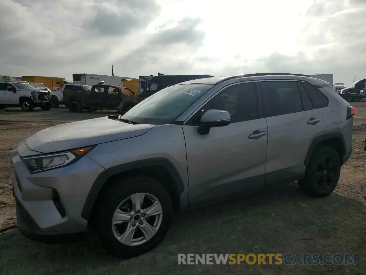 1 Photograph of a damaged car 2T3P1RFV0LC095311 TOYOTA RAV4 2020