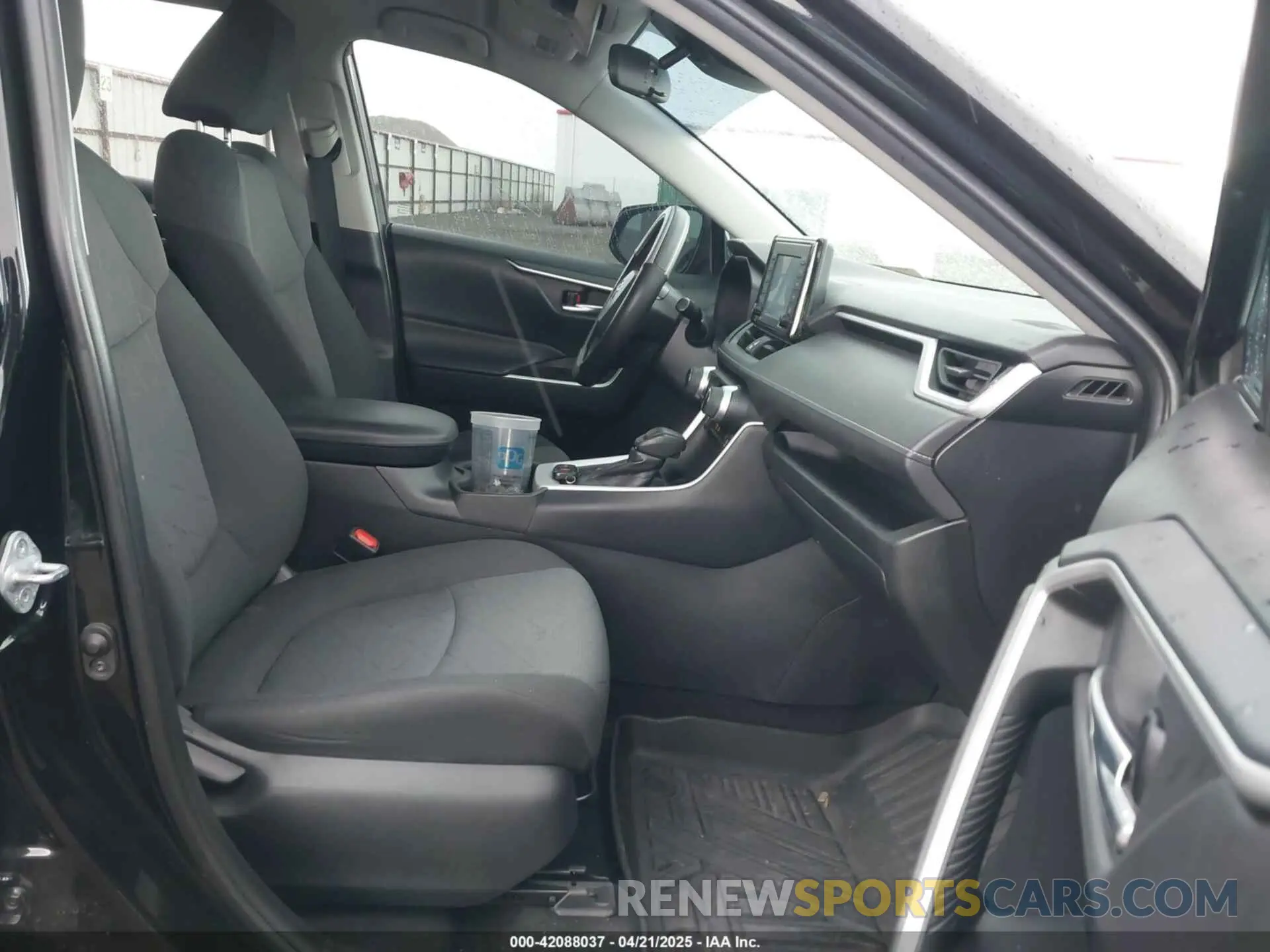 5 Фотография поврежденного автомобиля 2T3P1RFV0LC099939 TOYOTA RAV4 2020