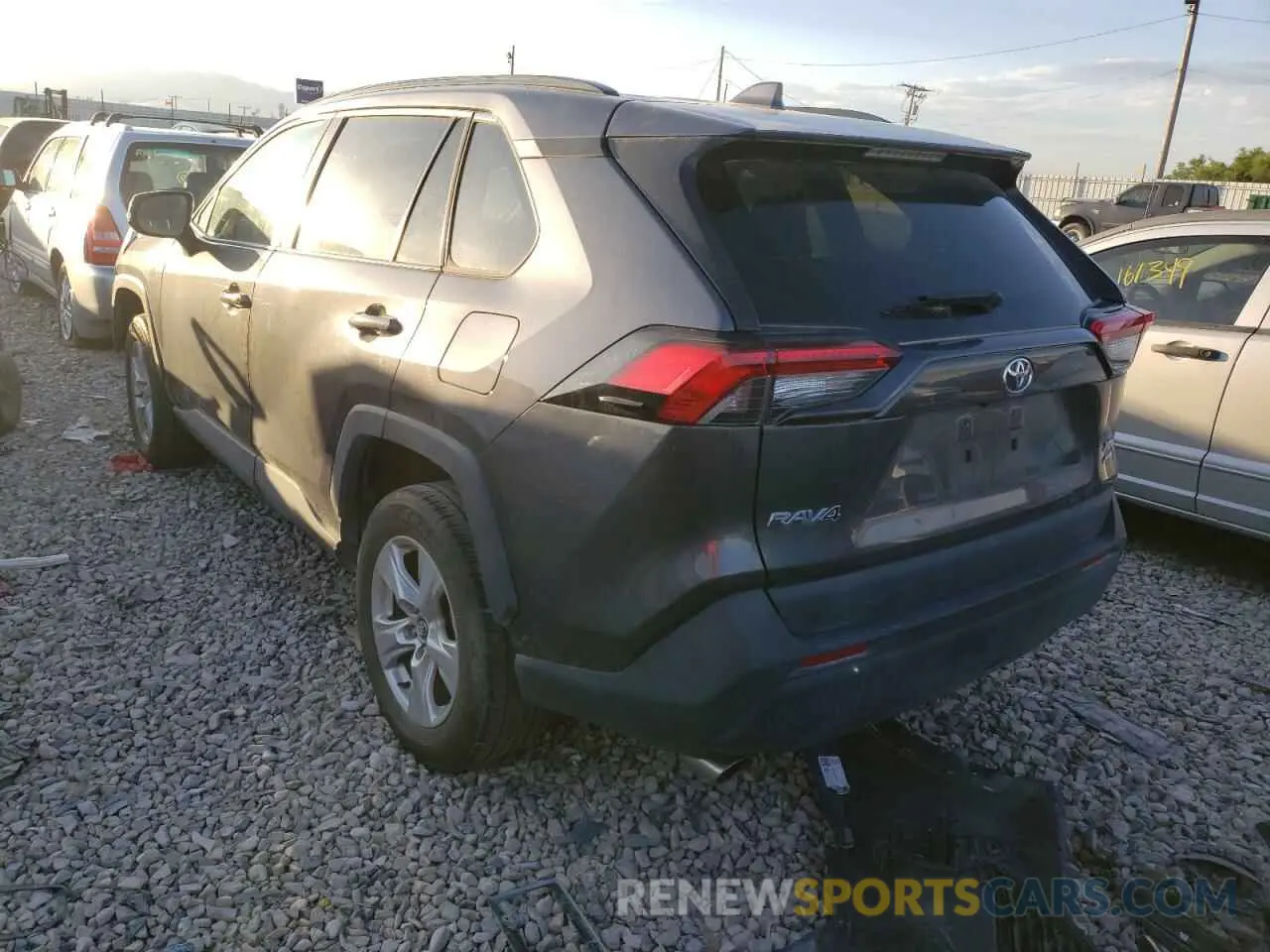 3 Фотография поврежденного автомобиля 2T3P1RFV0LC100541 TOYOTA RAV4 2020