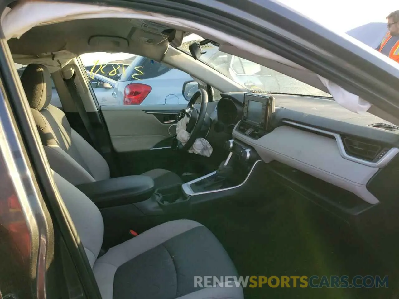 5 Фотография поврежденного автомобиля 2T3P1RFV0LC100541 TOYOTA RAV4 2020