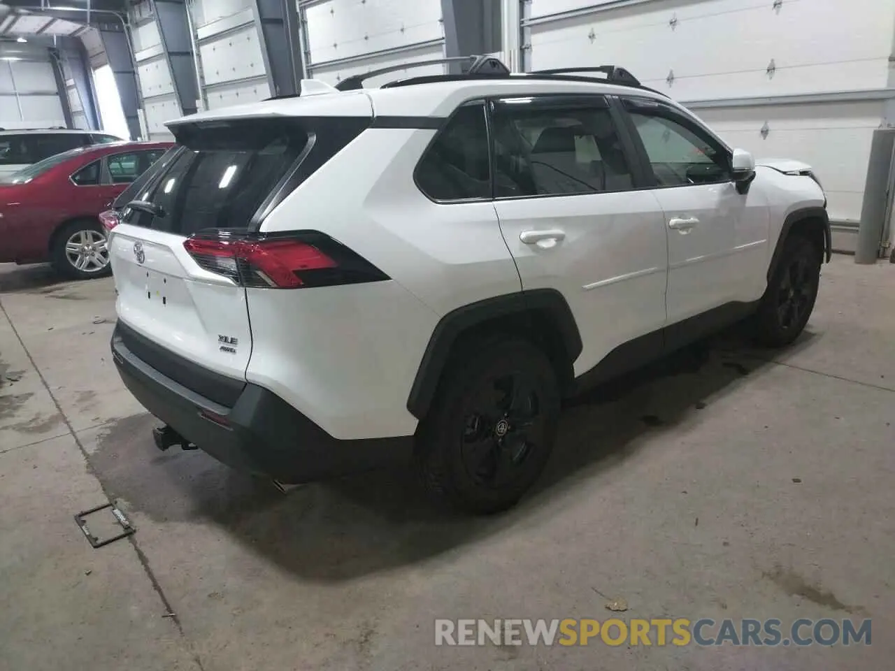 4 Photograph of a damaged car 2T3P1RFV0LW132484 TOYOTA RAV4 2020